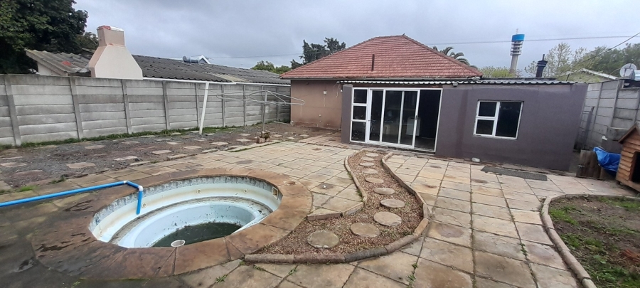 3 Bedroom Property for Sale in Oakdale Western Cape